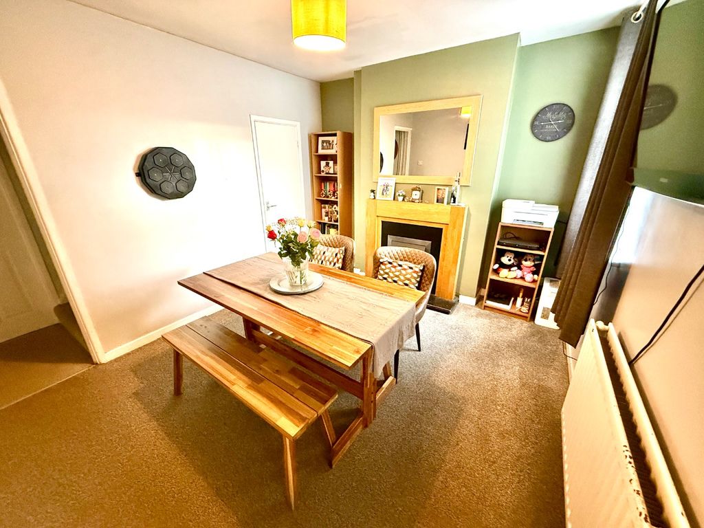 Property photo 3 of 30 4300988