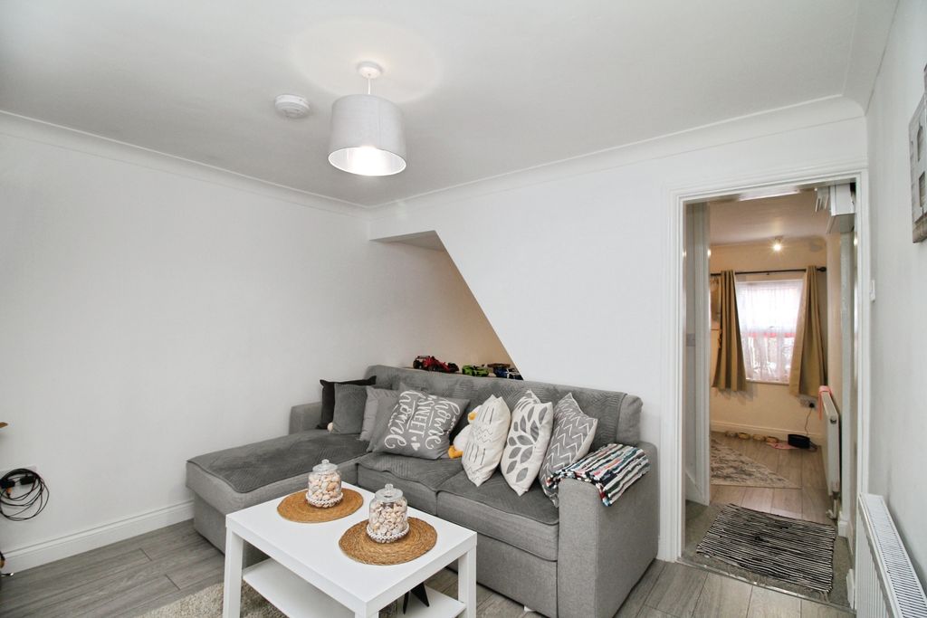 Property photo 2 of 19