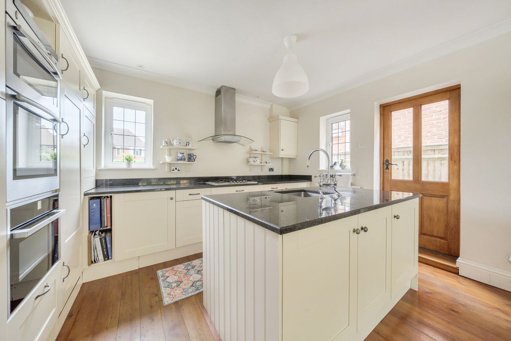 Property photo 3 of 27 1365259-6-68E93B5...