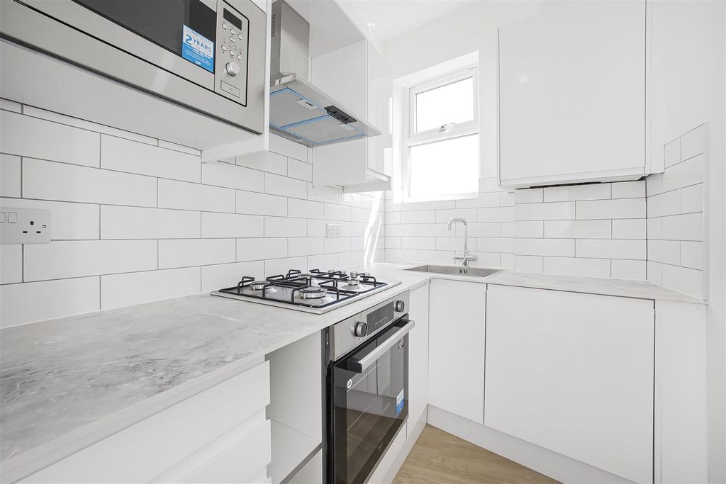 Property photo 2 of 13 2