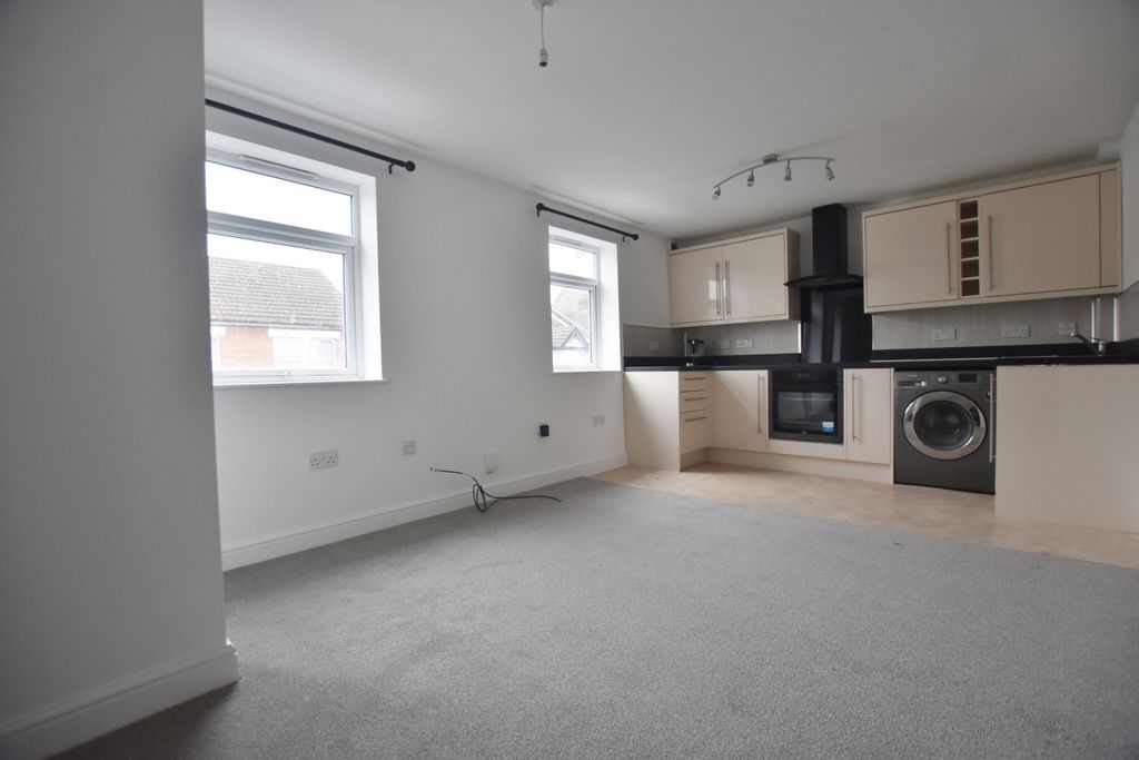 Property photo 2 of 7 Kitchenette