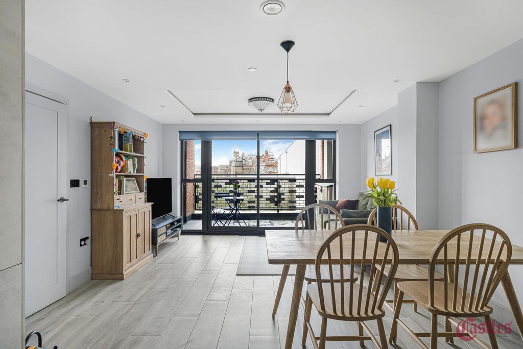 Property photo 1 of 14 Living Room