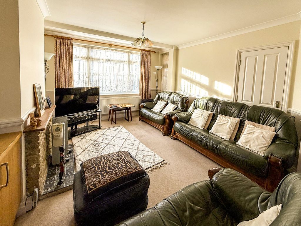 Property photo 2 of 24