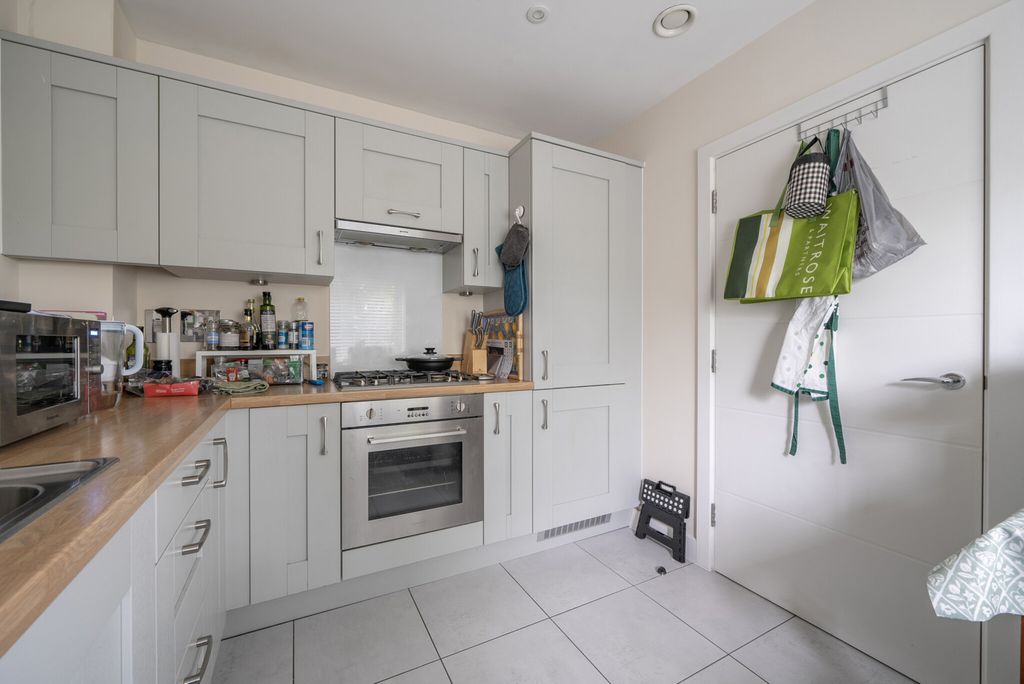 Property photo 2 of 21 1433674-14-69c695...