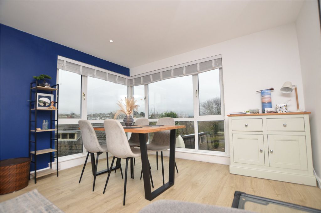 Property photo 3 of 10 Picture No. 05