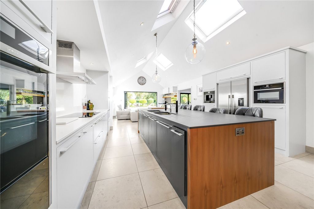 Property photo 3 of 43 Kitchen