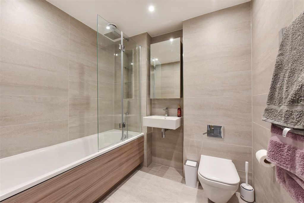 Thonrey Close, London NW9 photo 4