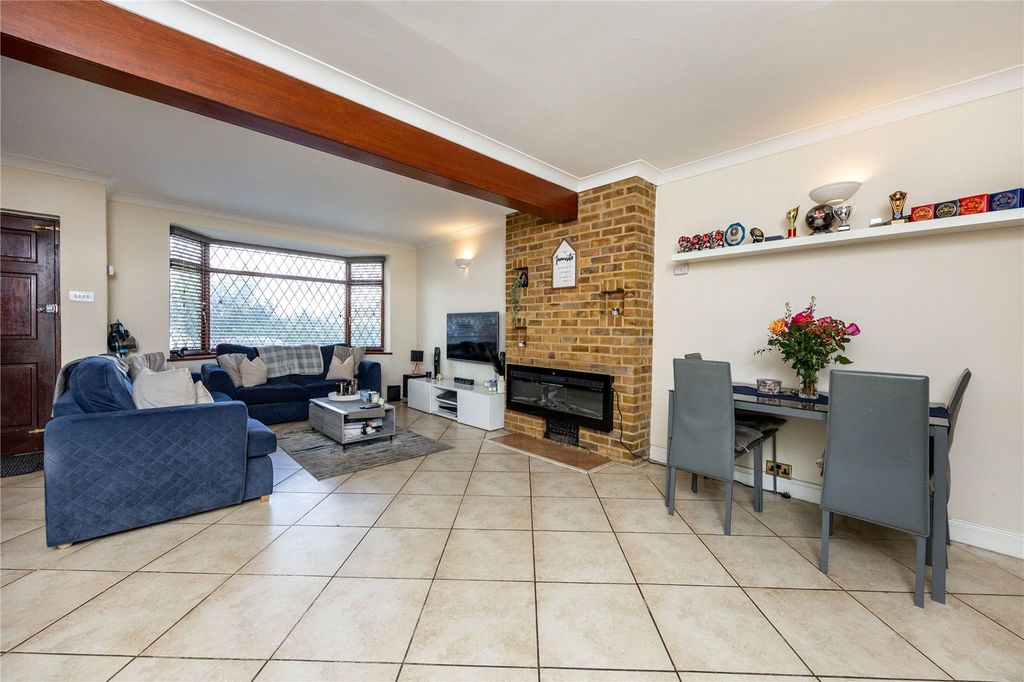 Property photo 2 of 16 Picture No. 17