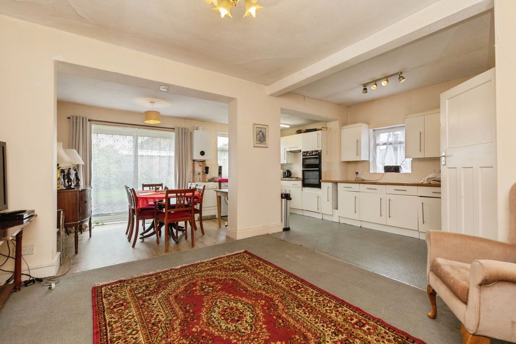 Property photo 2 of 20 Pbox-Img.Jpg