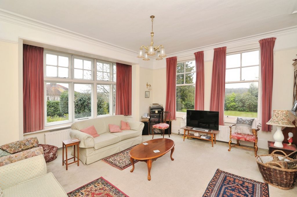 Property photo 3 of 20 Drawing Room