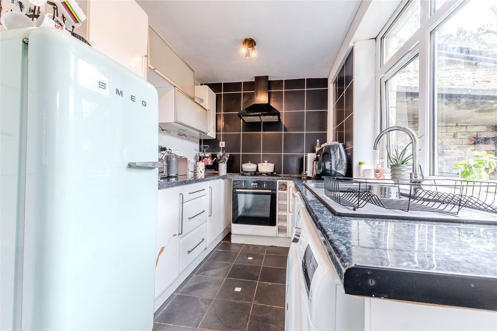 Property photo 2 of 11 Picture No. 06