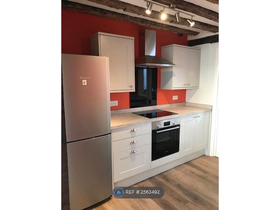 Property photo 3 of 8 Kitchen