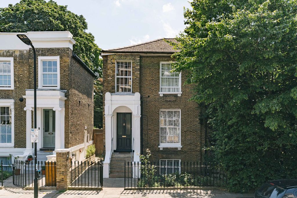 Property photo 1 of 14 Shrubland Road E8