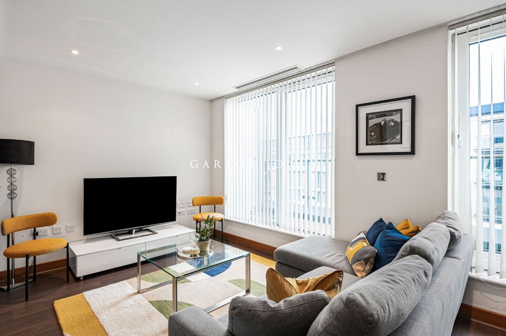 Property photo 3 of 21 Picture No. 31