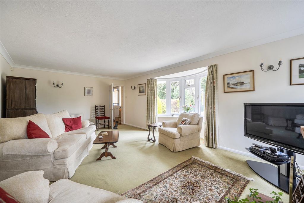 Additional image 4 of 4 bed bungalow for saleArdwell Close, Crowthorne, Berkshire RG45