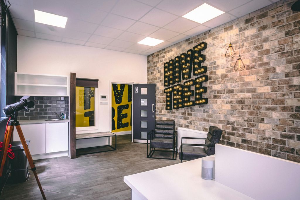 Property photo 2 of 14 N73H7521Hdr.Jpg