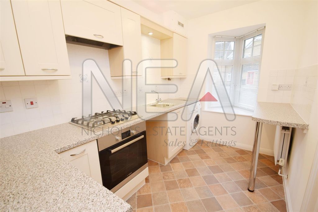 Property photo 2 of 10 Kitchen