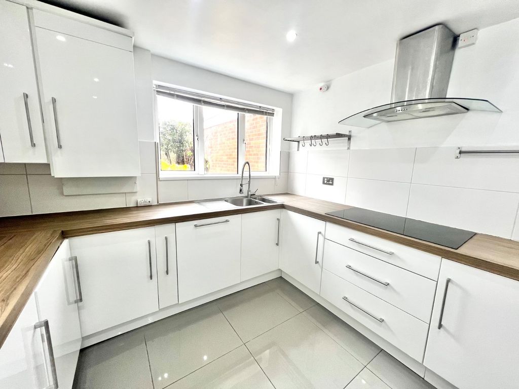 Property photo 2 of 10 Picture No. 25