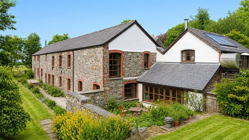Property photo 1 of 38 The Long Barn