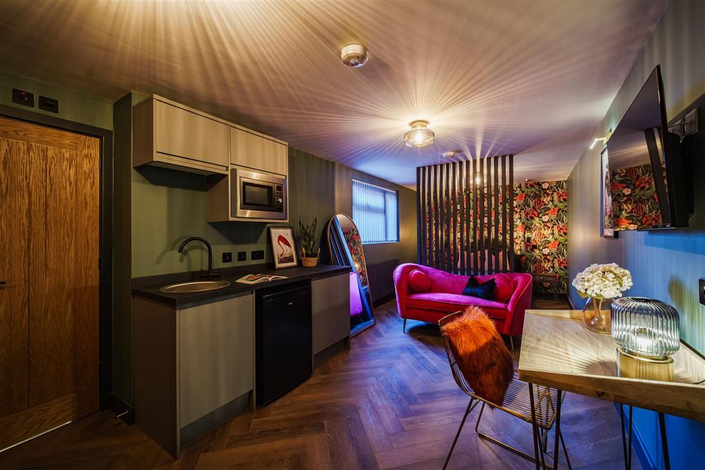 Property photo 1 of 24 037-A7R03311-Hdr.Jpg