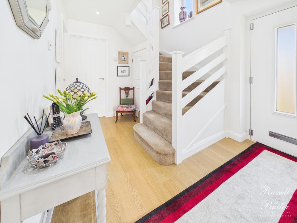 Property photo 3 of 21 Cam02127G0-Pr0388-Still012