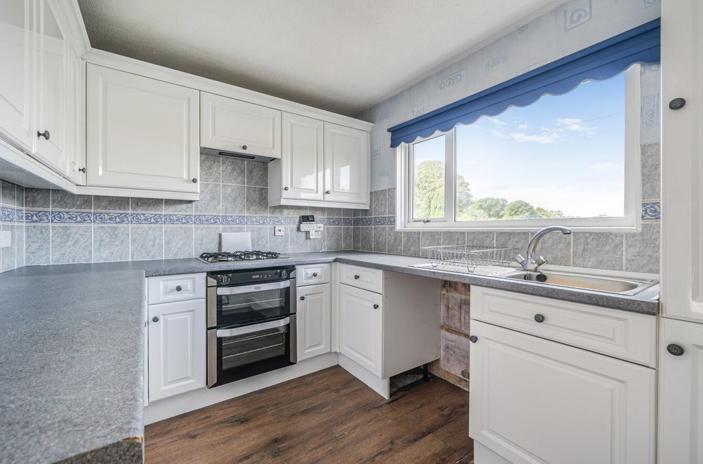 Property photo 2 of 19 1355295-27-68cd32...