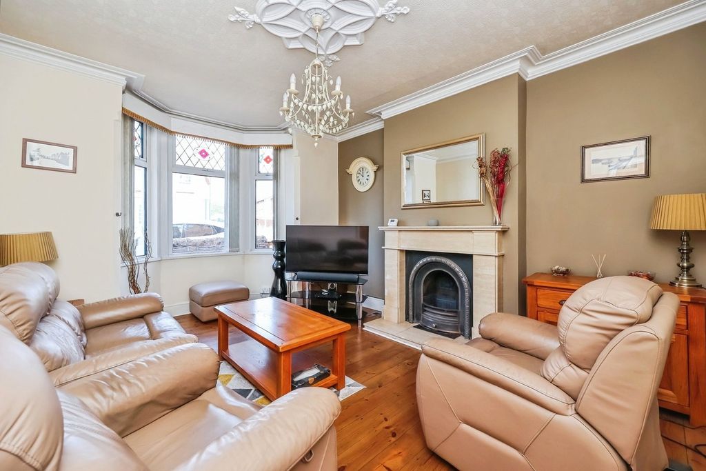 Property photo 2 of 19