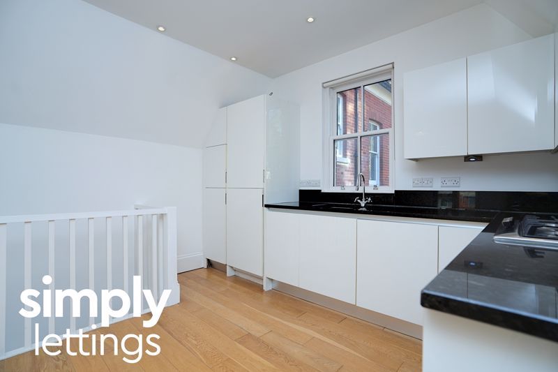 Property photo 3 of 13 Photo 6