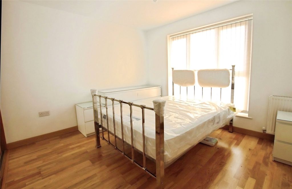 Property photo 3 of 10 Bedroom