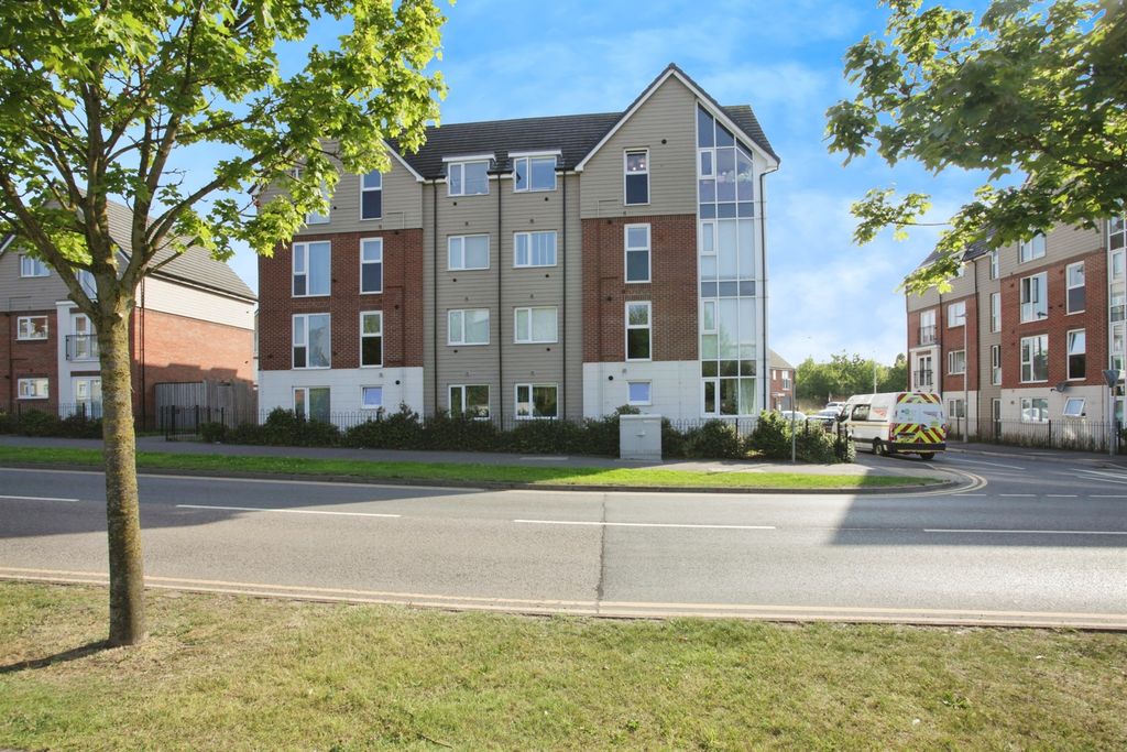 Property photo 1 of 17
