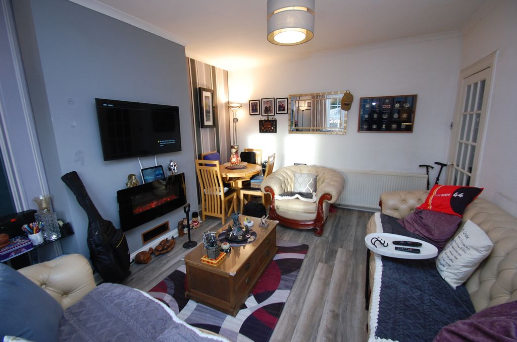 Property photo 2 of 16 4326012