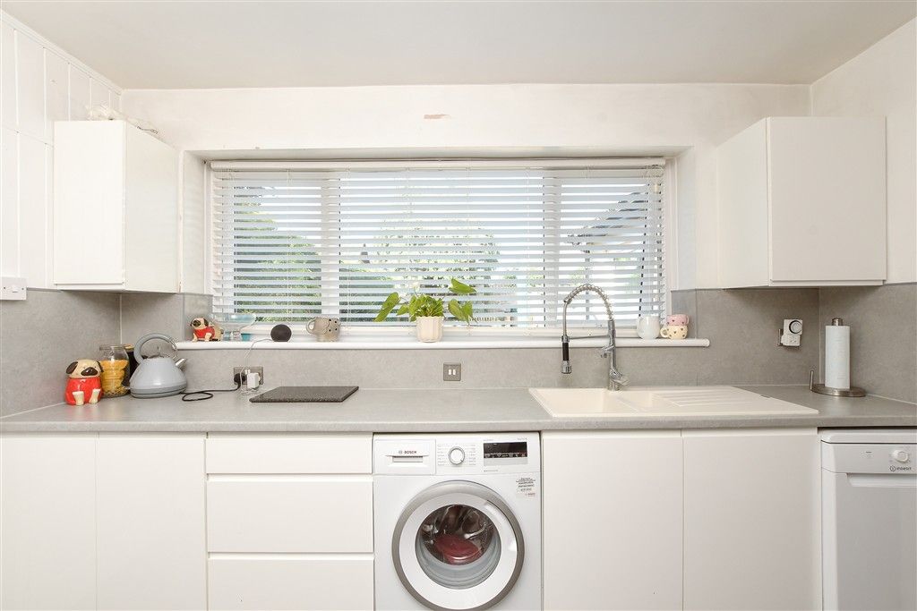Property photo 3 of 15 Kitchen
