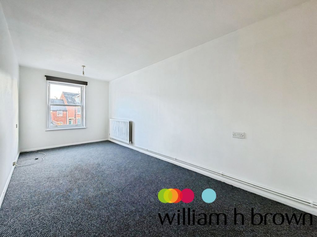 Property photo 3 of 6 Bedroom