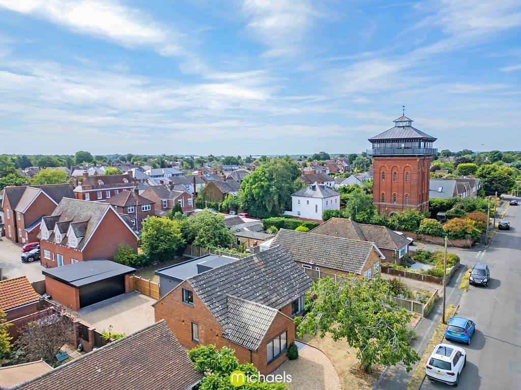 Property photo 2 of 31