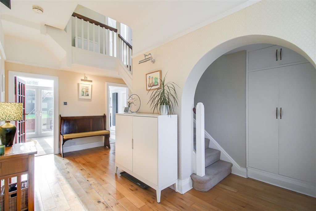 Additional image 4 of 5 bed detached house for saleValley Road, Dewsbury WF12