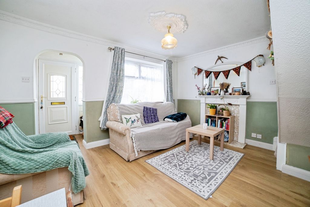 Property photo 3 of 18 Pbox-Img.Jpg