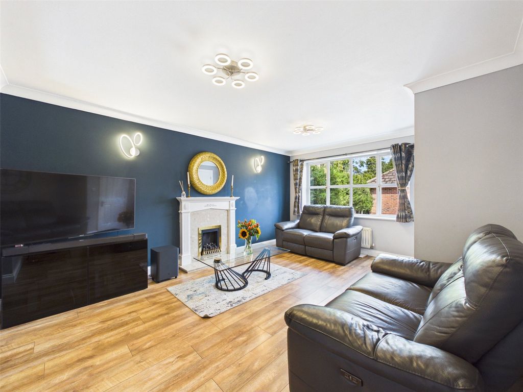 Property photo 2 of 17 Picture No. 13