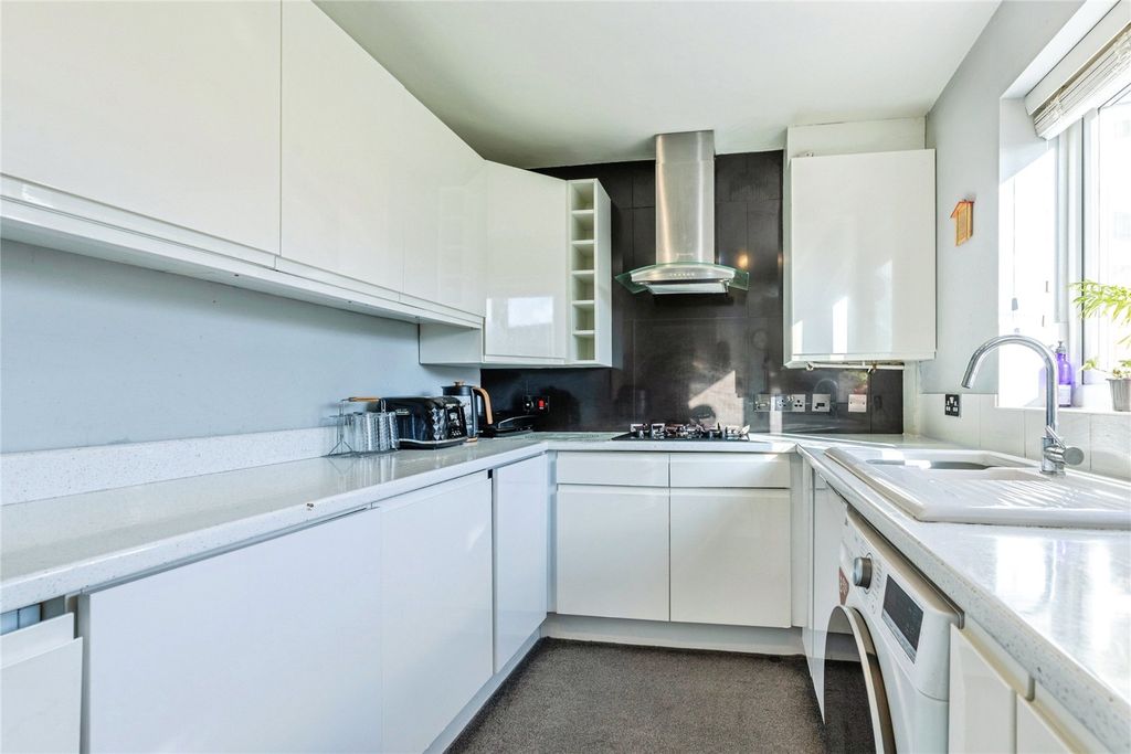 Property photo 3 of 22 Picture No. 25