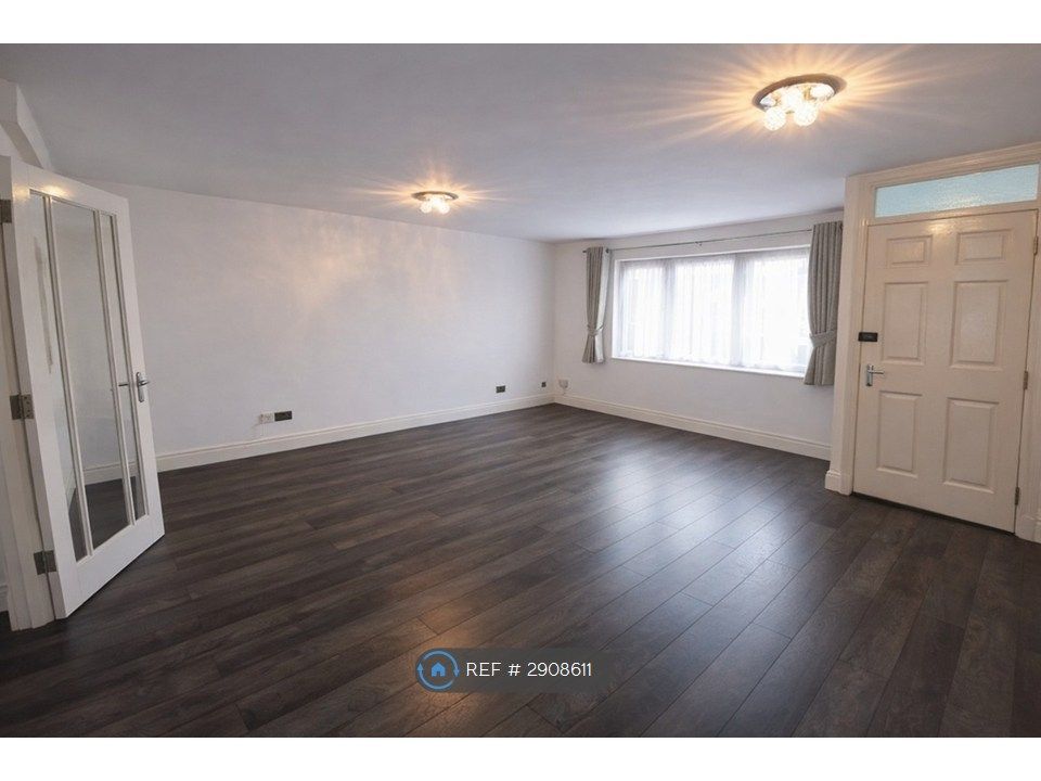 Property photo 1 of 9 Living Room