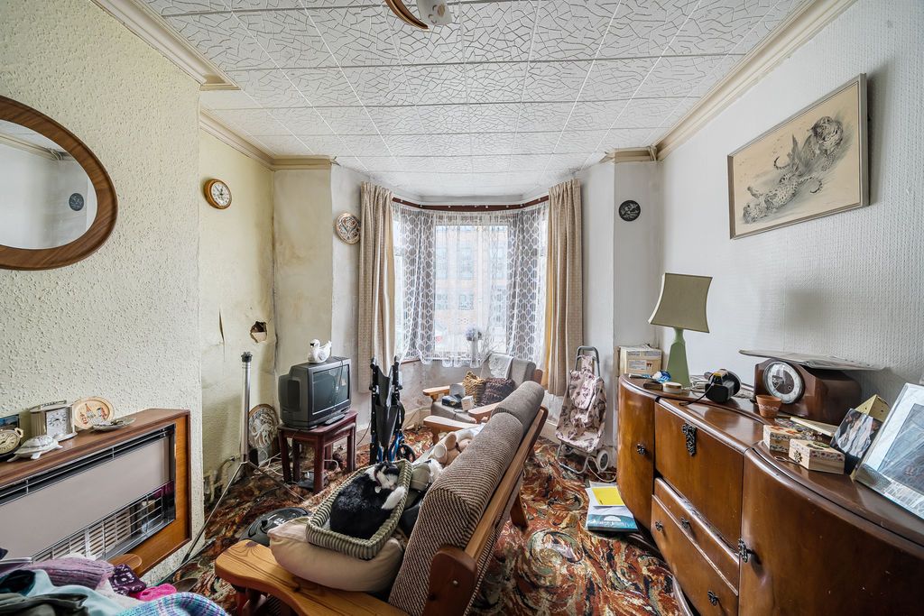 Property photo 2 of 12 Photo 1