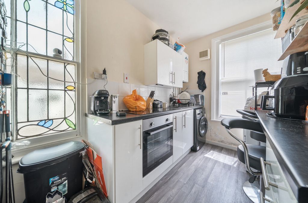 Property photo 3 of 4 Kitchen