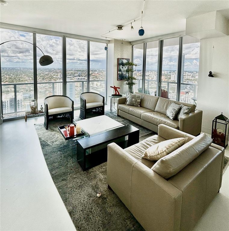 Property photo 3 of 34 <Alttext/>