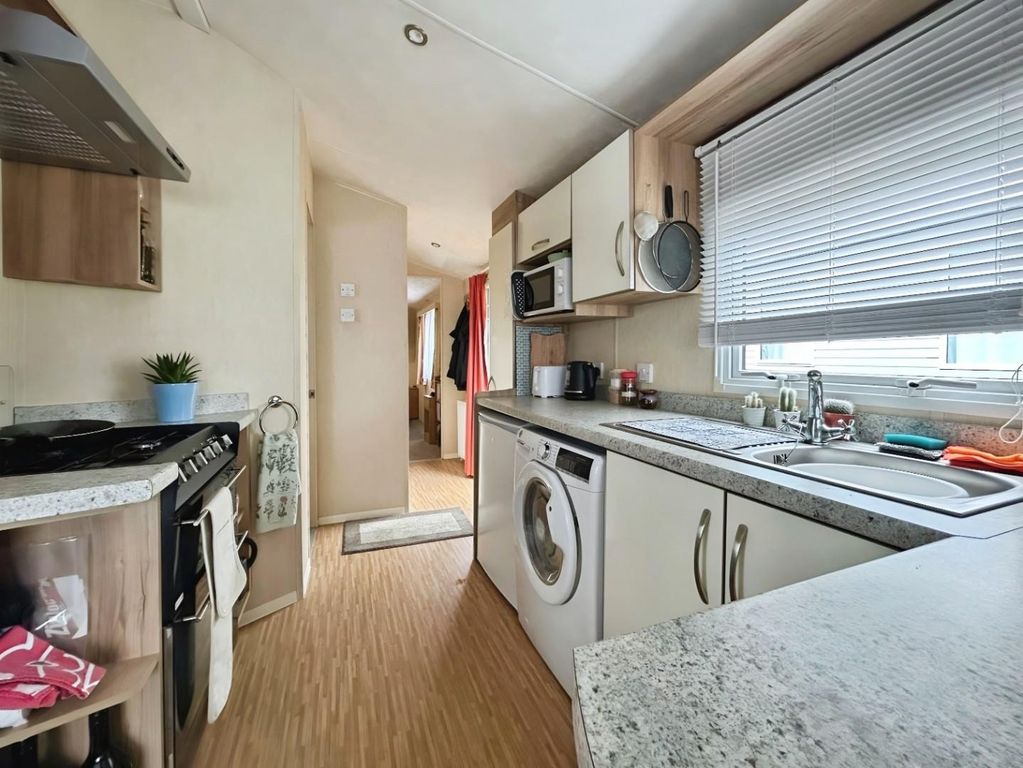 Property photo 3 of 9 25Ad6E94-Kitchen 202.Jpg