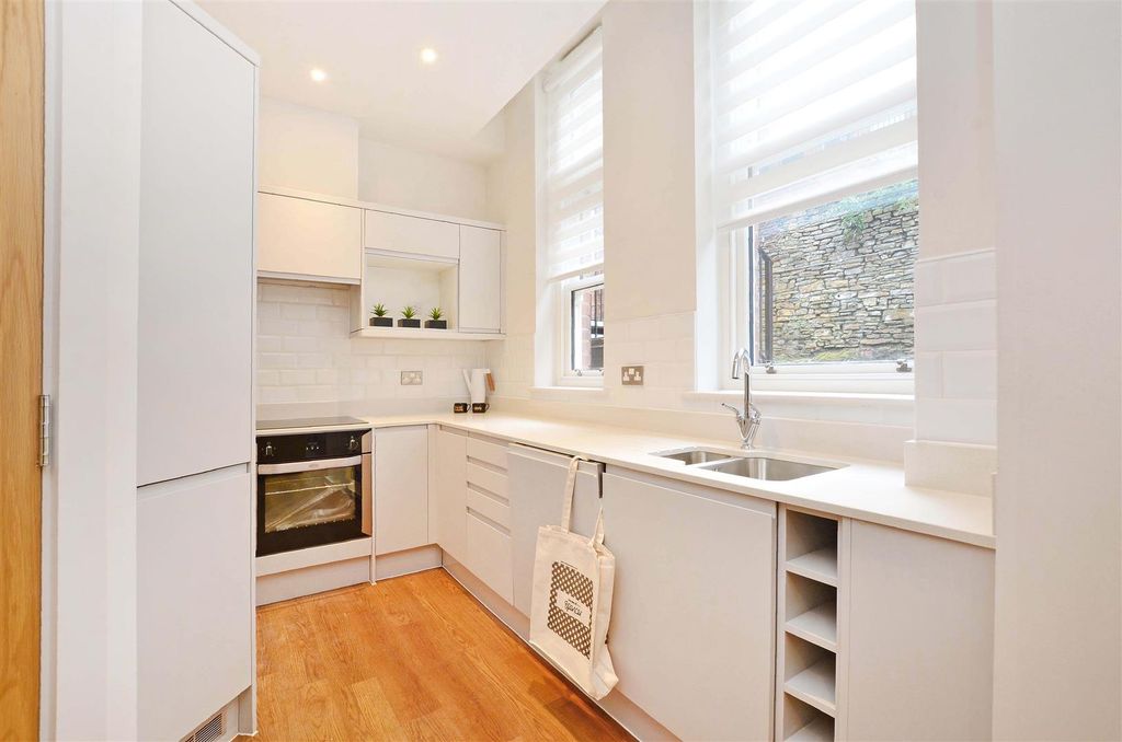 Property photo 2 of 18 Clo_1367.Jpg