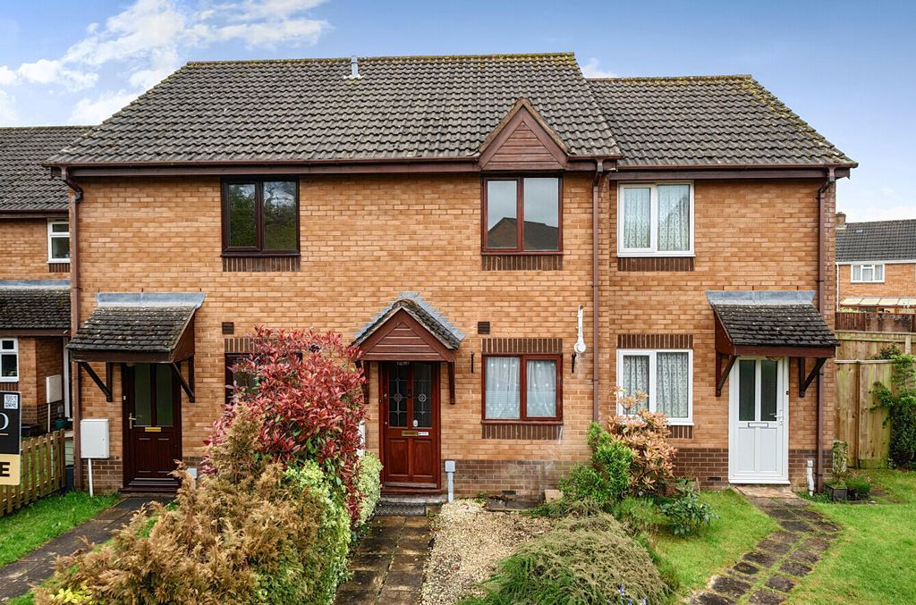 Property photo 1 of 15 Front (Exterior)