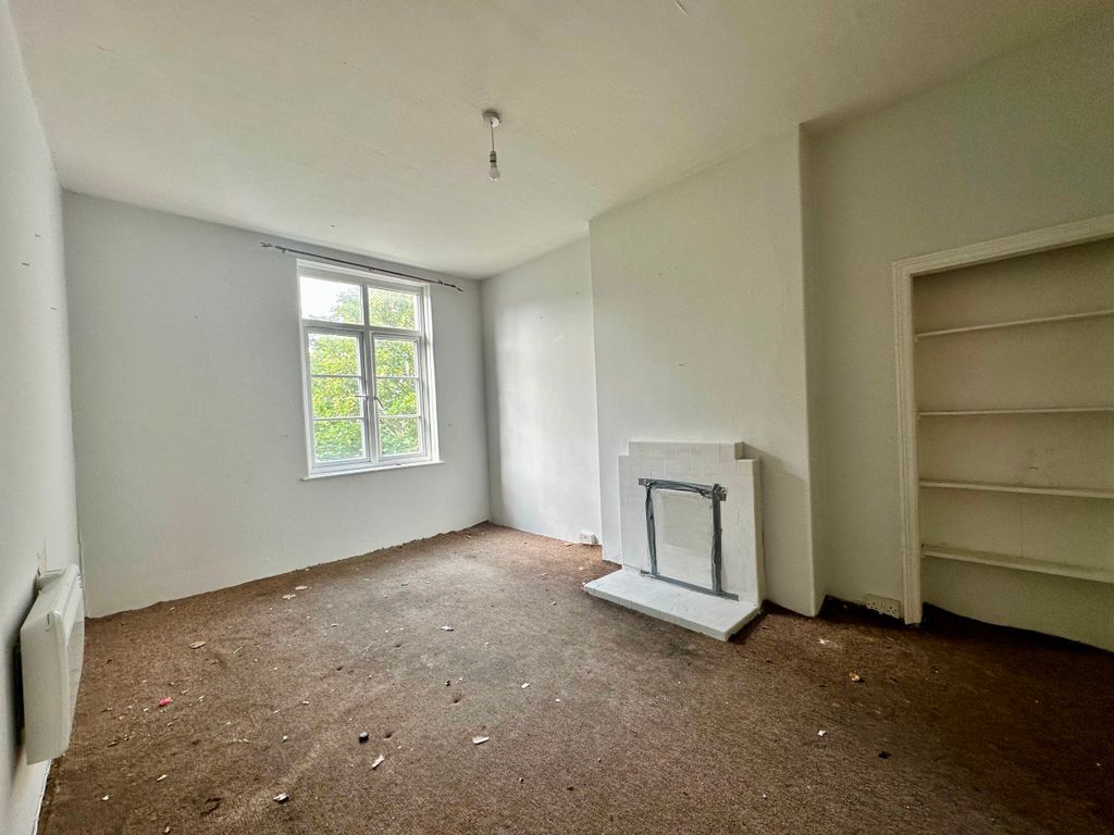 Property photo 3 of 5