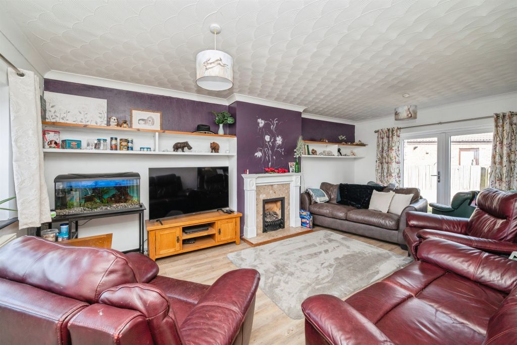 Property photo 2 of 32