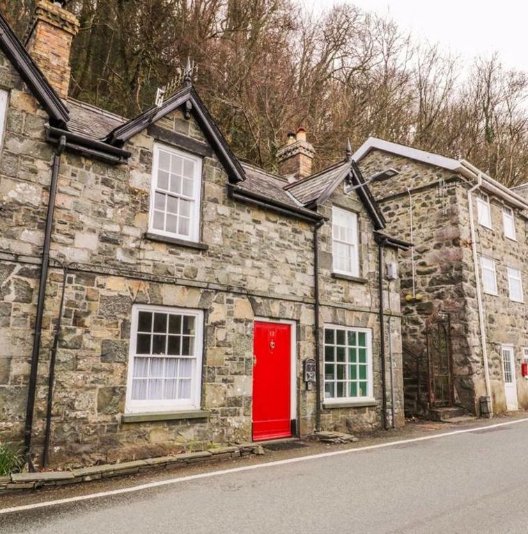 Property photo 1 of 15 Front