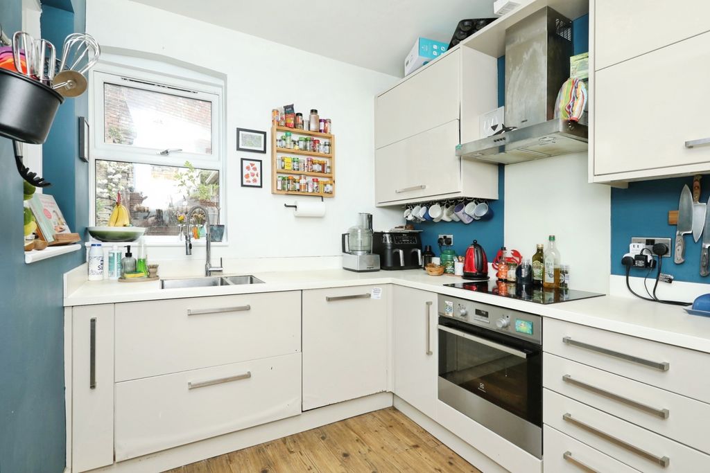 Property photo 3 of 21 Pbox-Img.Jpg