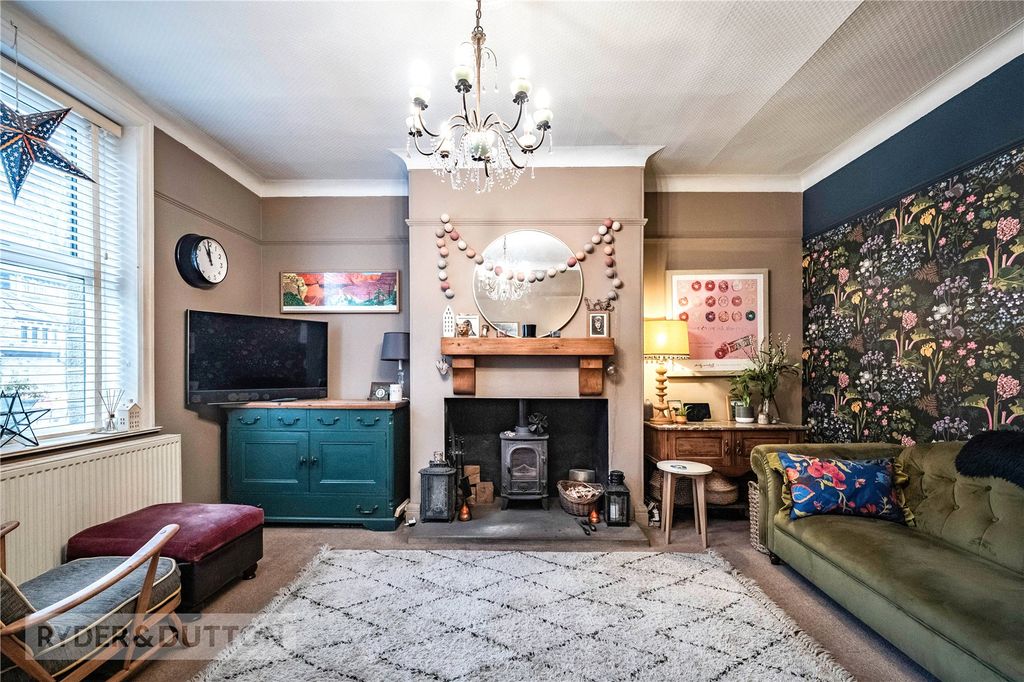 Property photo 3 of 22 Sitting Room